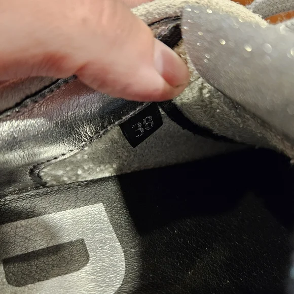 P448 Size 38 (US 8) Sparkly Silver and Pink Johnny Sneakers in LBL Glitter - Picture 7 of 14